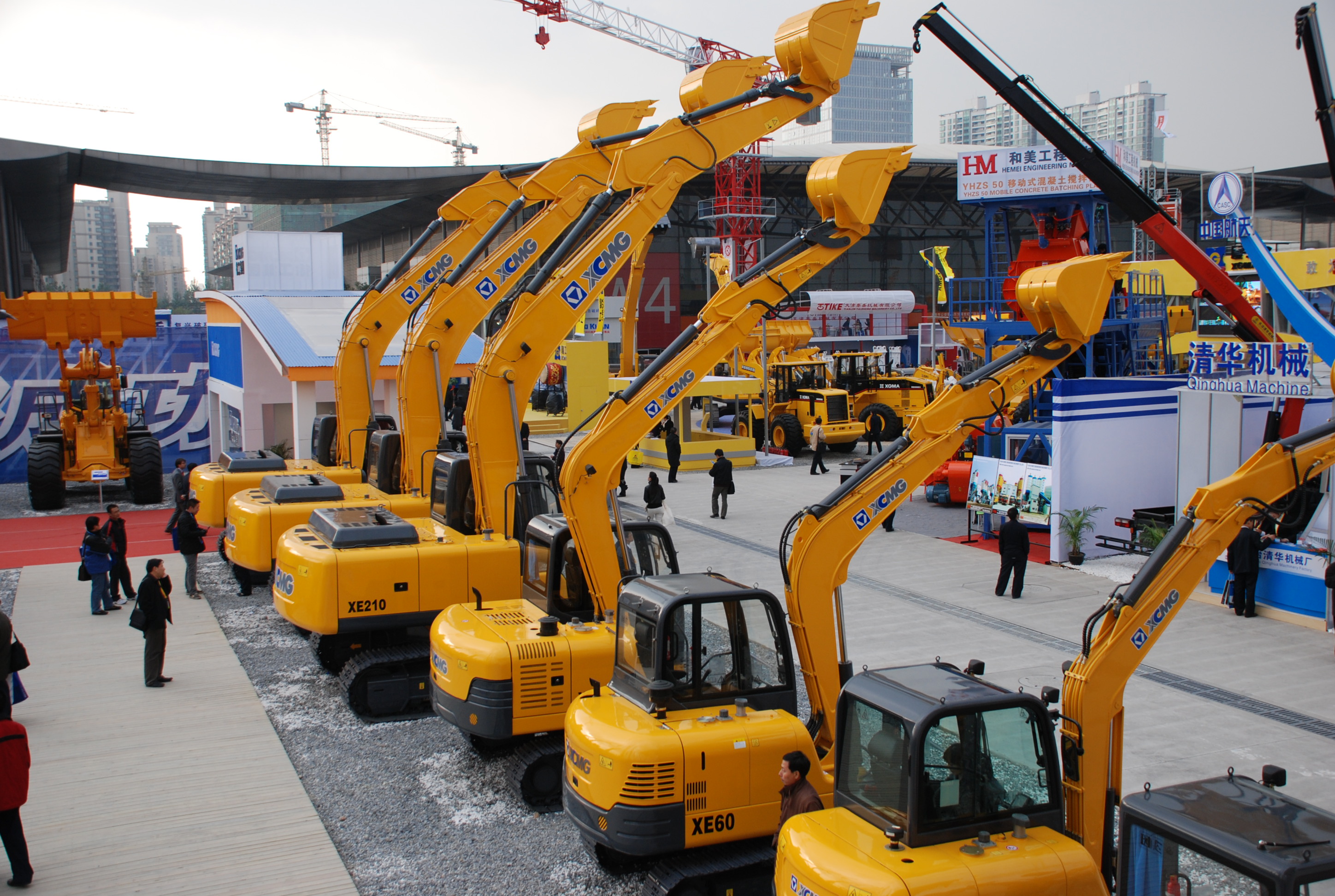 888电子与凯雷投资集团揭晓联合声明终止相助，，，自力举行重组；；；；；；；是年，，，888电子与卡特彼勒终止相助，，，独资建设徐州888电子挖掘机械有限公司