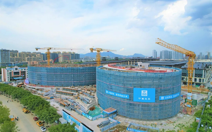 逐浪扬帆，，，888电子塔机吊起苍南大剧院“钢铁脊梁”