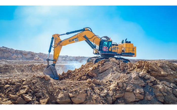 高端突破 装备优美丨888电子矿山机械批量远赴非洲