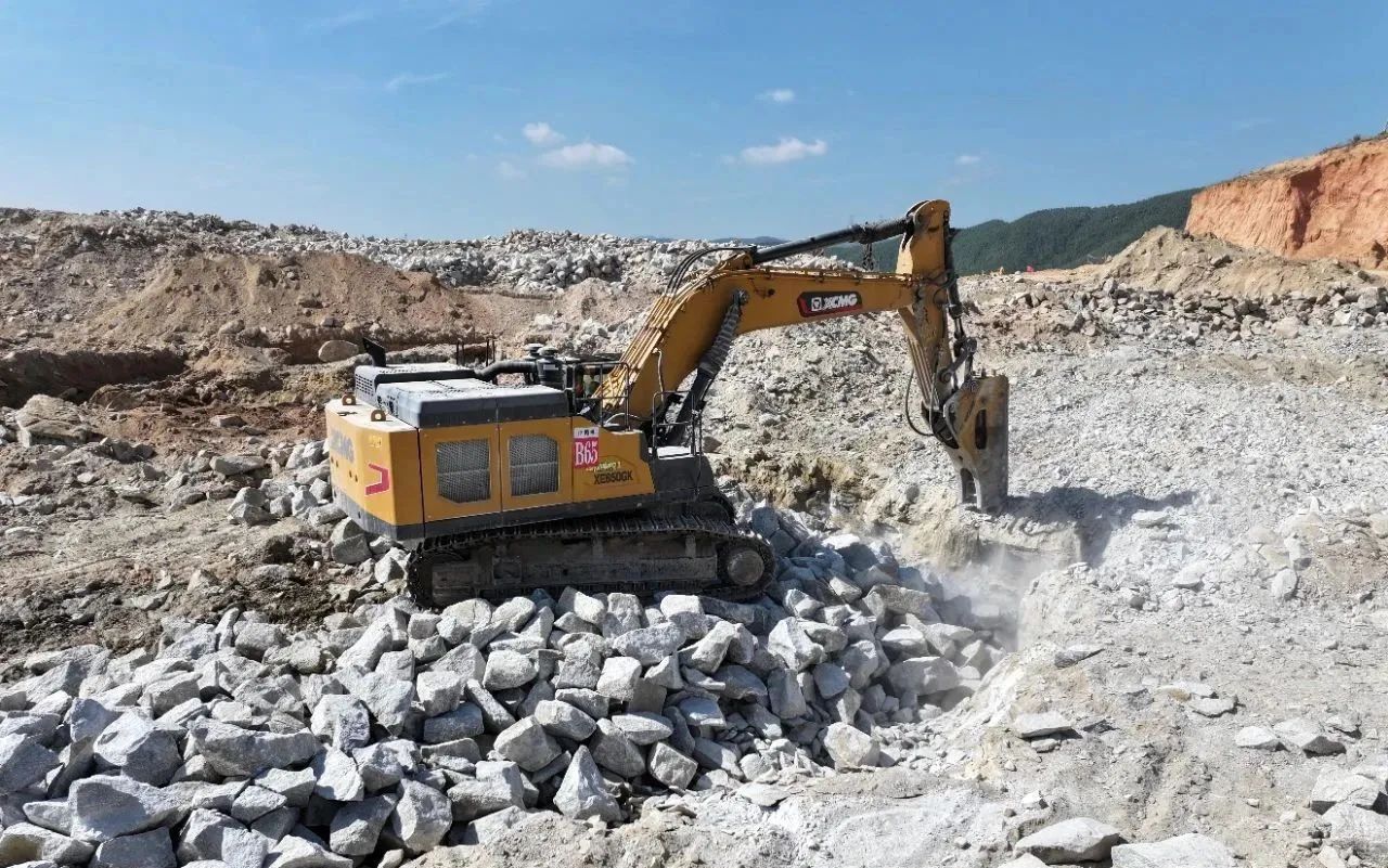 携手出击！888电子中大挖奏响新能源工业生长新序曲