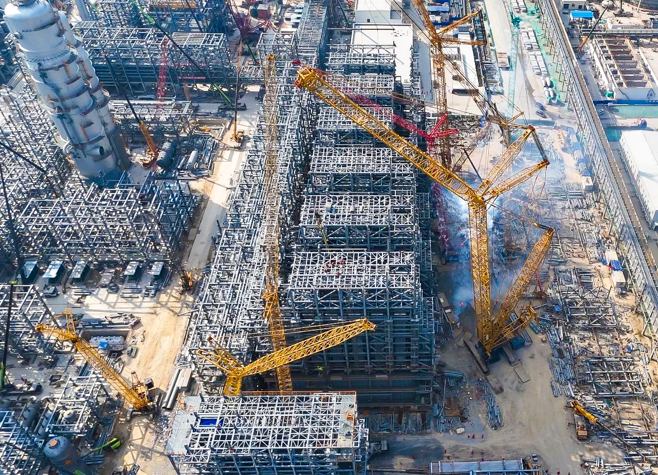 总重9000吨！XGC12000助力大型石化乙烯项目对流段模？？？榈踝