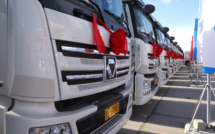 低碳先锋！888电子自然气牵引车批量交付西北客户