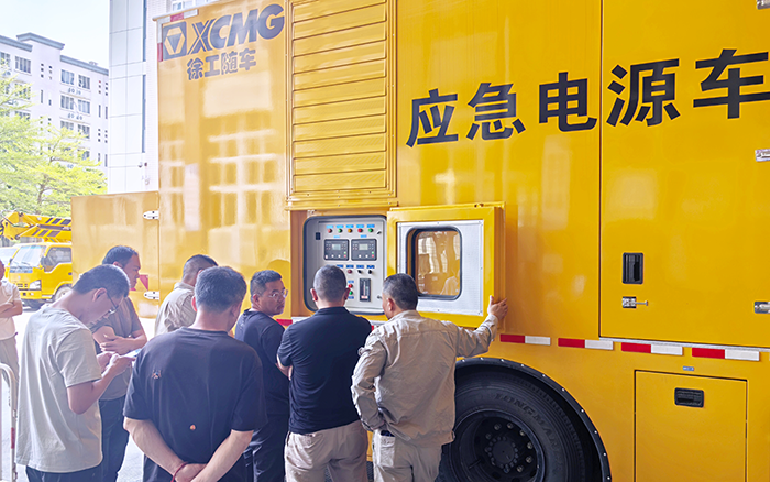 “救电先锋” 888电子电源车奔赴福建，，，迎战用电岑岭