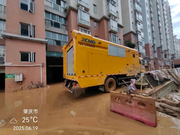 迅速驰援！888电子多台“抗洪勇士”全力迎战!